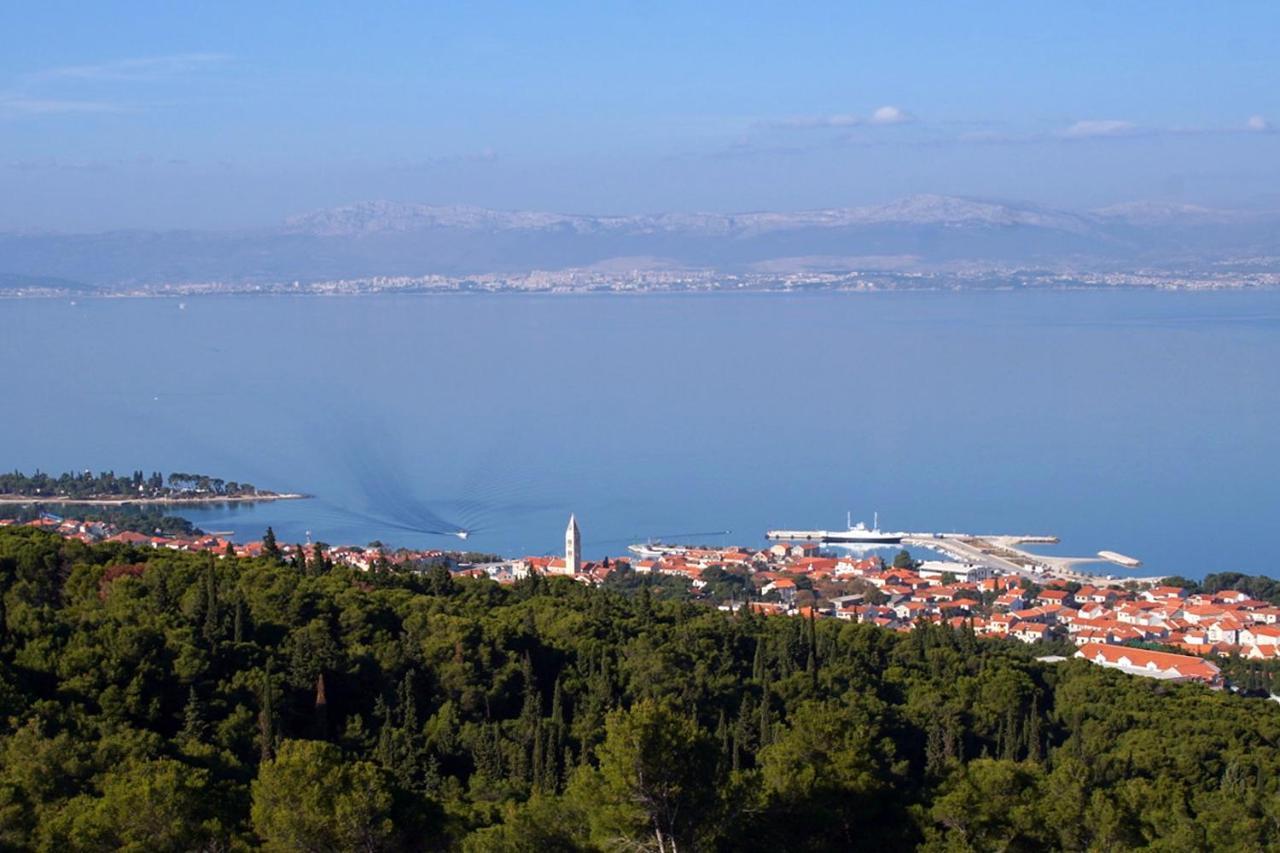 Apartments And Rooms With Parking Space Supetar, Brac - 5658 Dış mekan fotoğraf