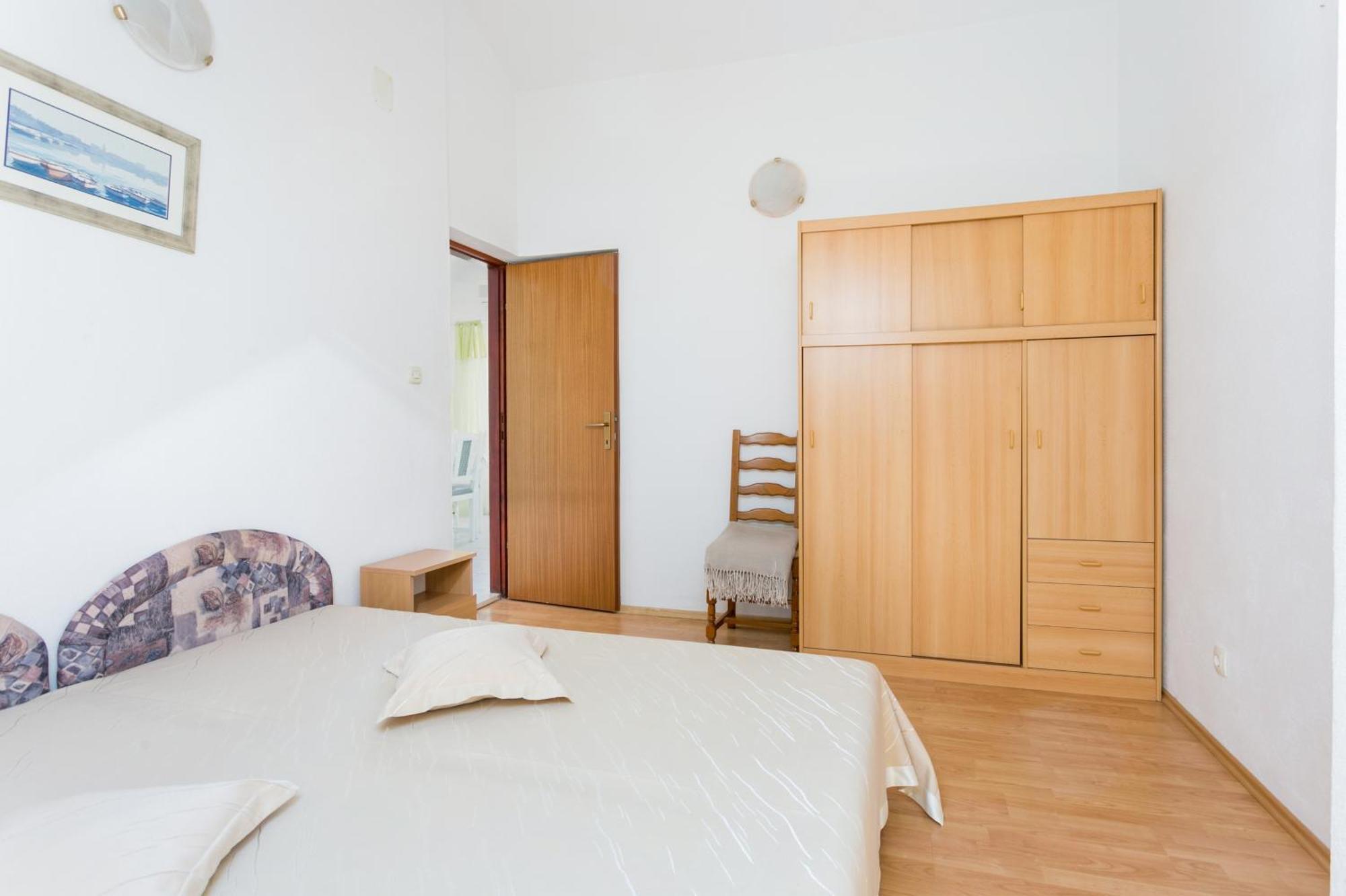 Apartments And Rooms With Parking Space Supetar, Brac - 5658 Oda fotoğraf