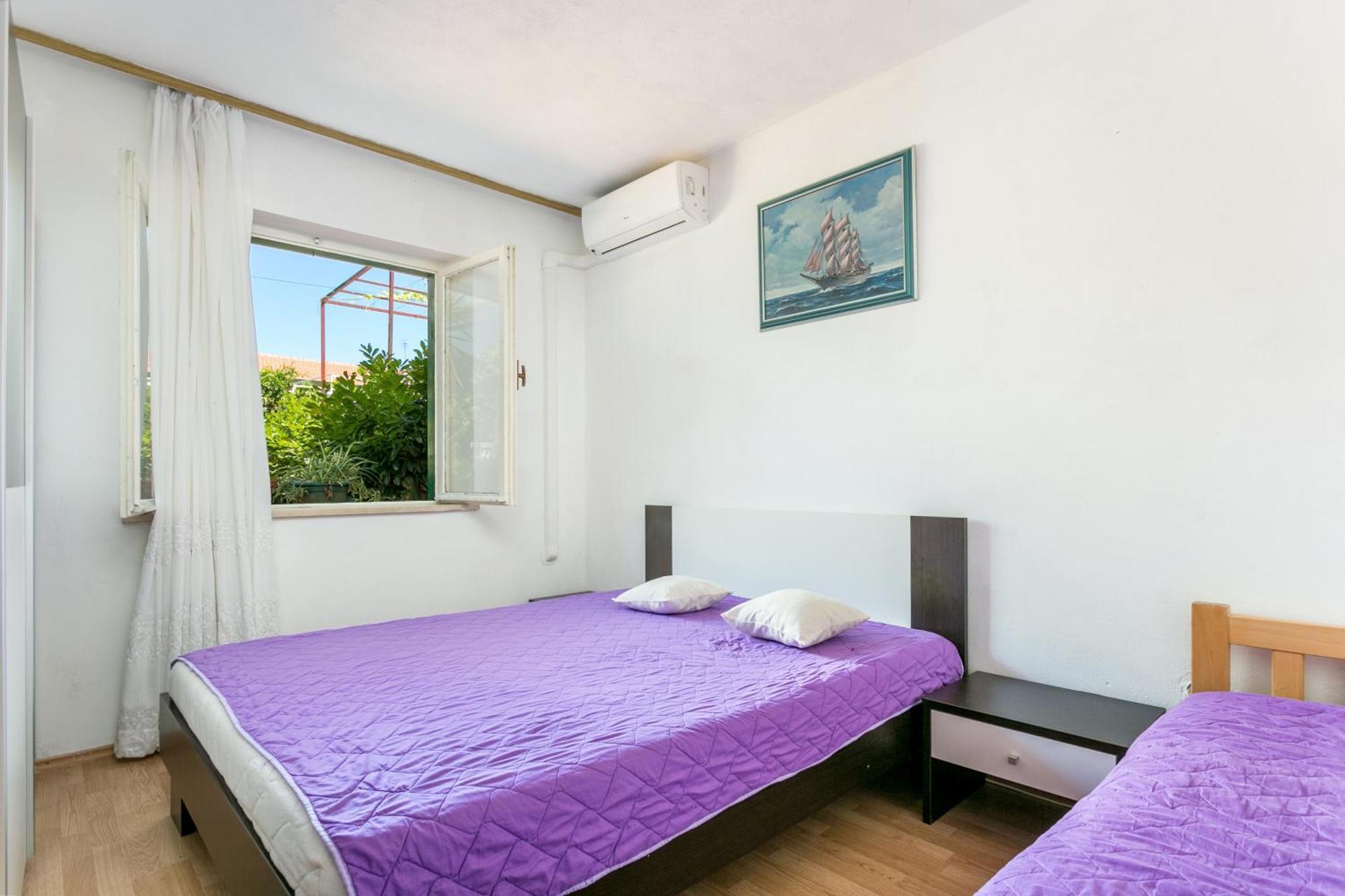 Apartments And Rooms With Parking Space Supetar, Brac - 5658 Dış mekan fotoğraf