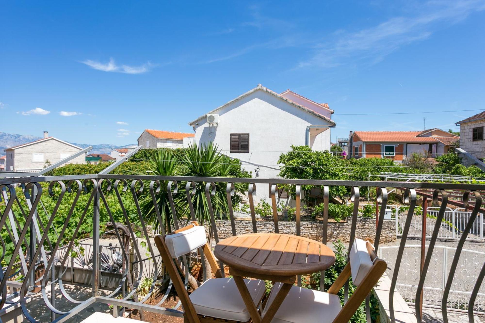 Apartments And Rooms With Parking Space Supetar, Brac - 5658 Dış mekan fotoğraf